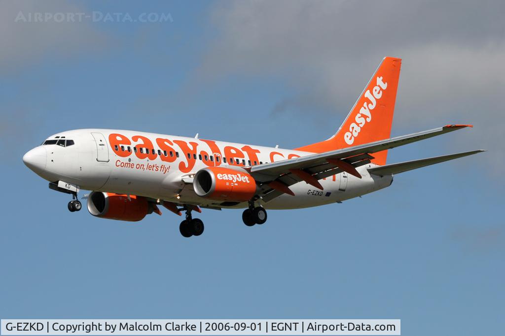G-EZKD, 2004 Boeing 737-73V C/N 32425, Boeing 737-73V on approach to Rwy 25 at Newcastle Airport in 2006.