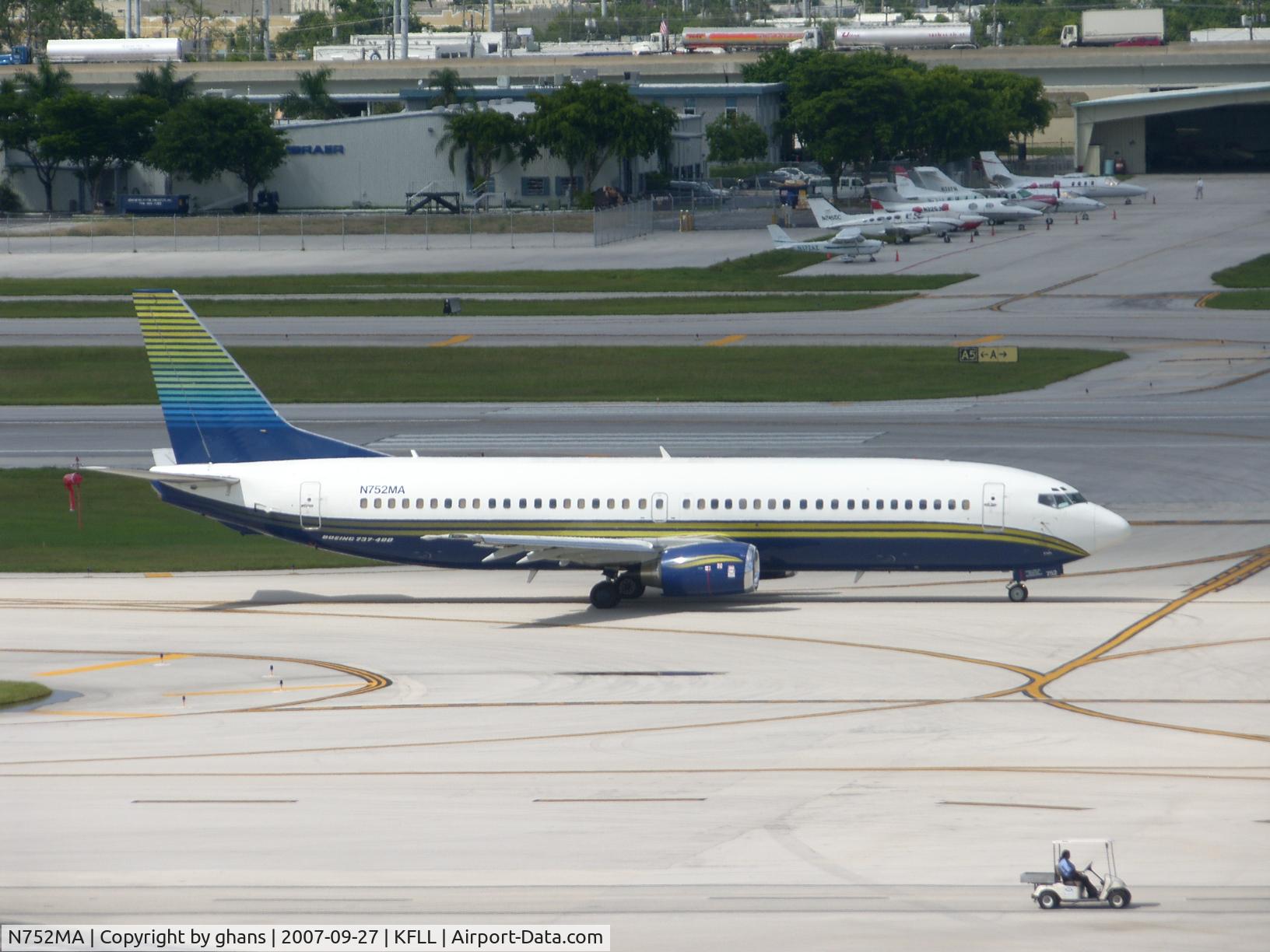 N752MA, 1996 Boeing 737-48E C/N 28198, -