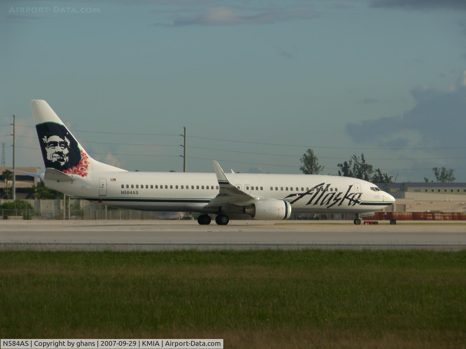 N584AS, 2007 Boeing 737-890 C/N 35682, wearing hawaiian flowers