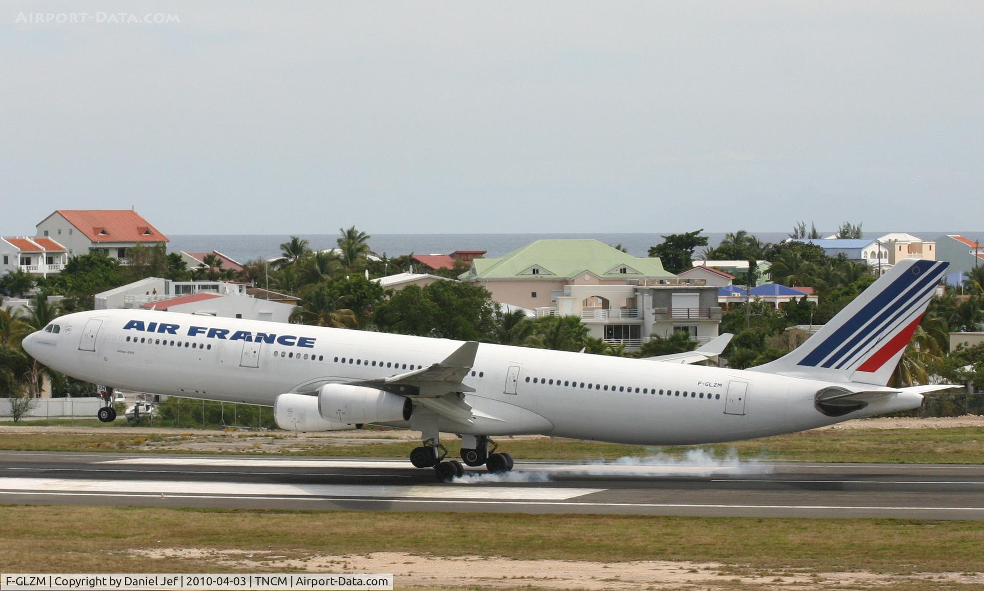 F-GLZM, 1998 Airbus A340-313X C/N 237, Airfrance F-GLZM touching down at TNCM runway 10