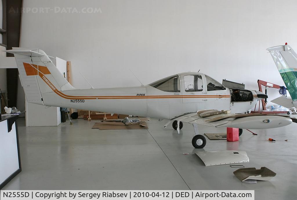 N2555D, 1978 Piper PA-38-112 Tomahawk C/N 38-79A0370, DeLand hangar.