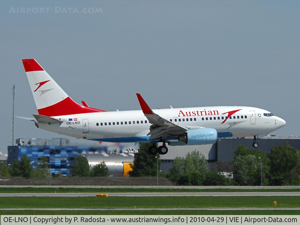 OE-LNO, 2001 Boeing 737-7Z9 C/N 30419, Landing RWY 11