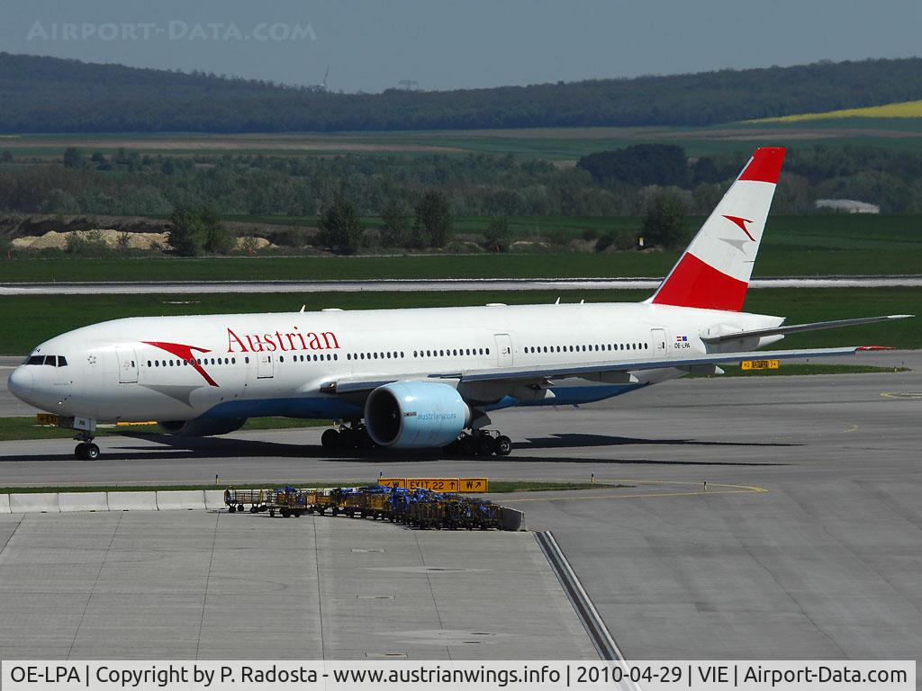 OE-LPA, 1997 Boeing 777-2Z9/ER C/N 28698, Taxiing to RWY 16