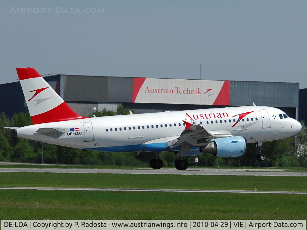 OE-LDA, 2004 Airbus A319-112 C/N 2131, Landing RWY 11