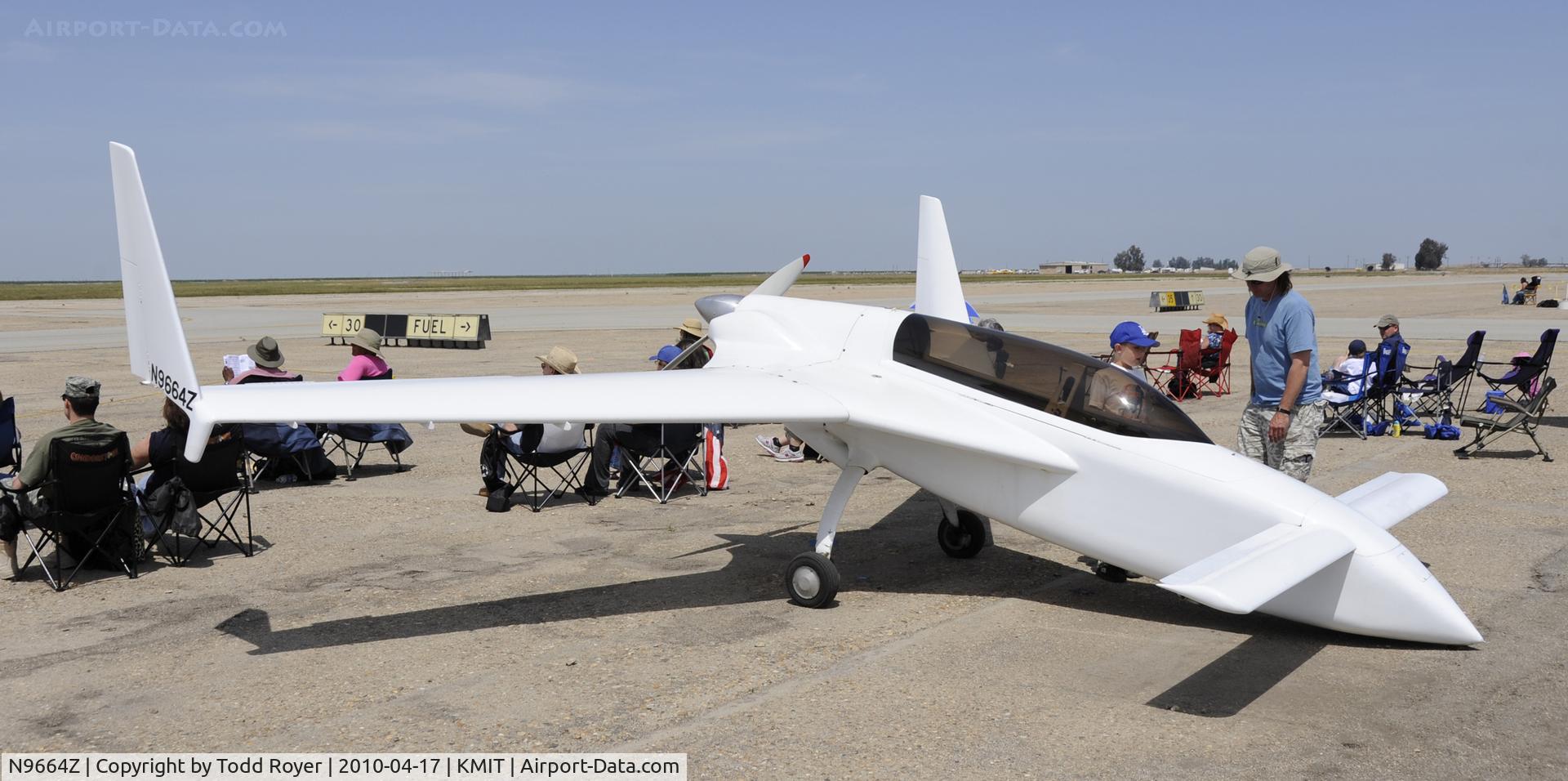 N9664Z, 1985 Rutan VariEze C/N 2039, Minter Field fly in 2010