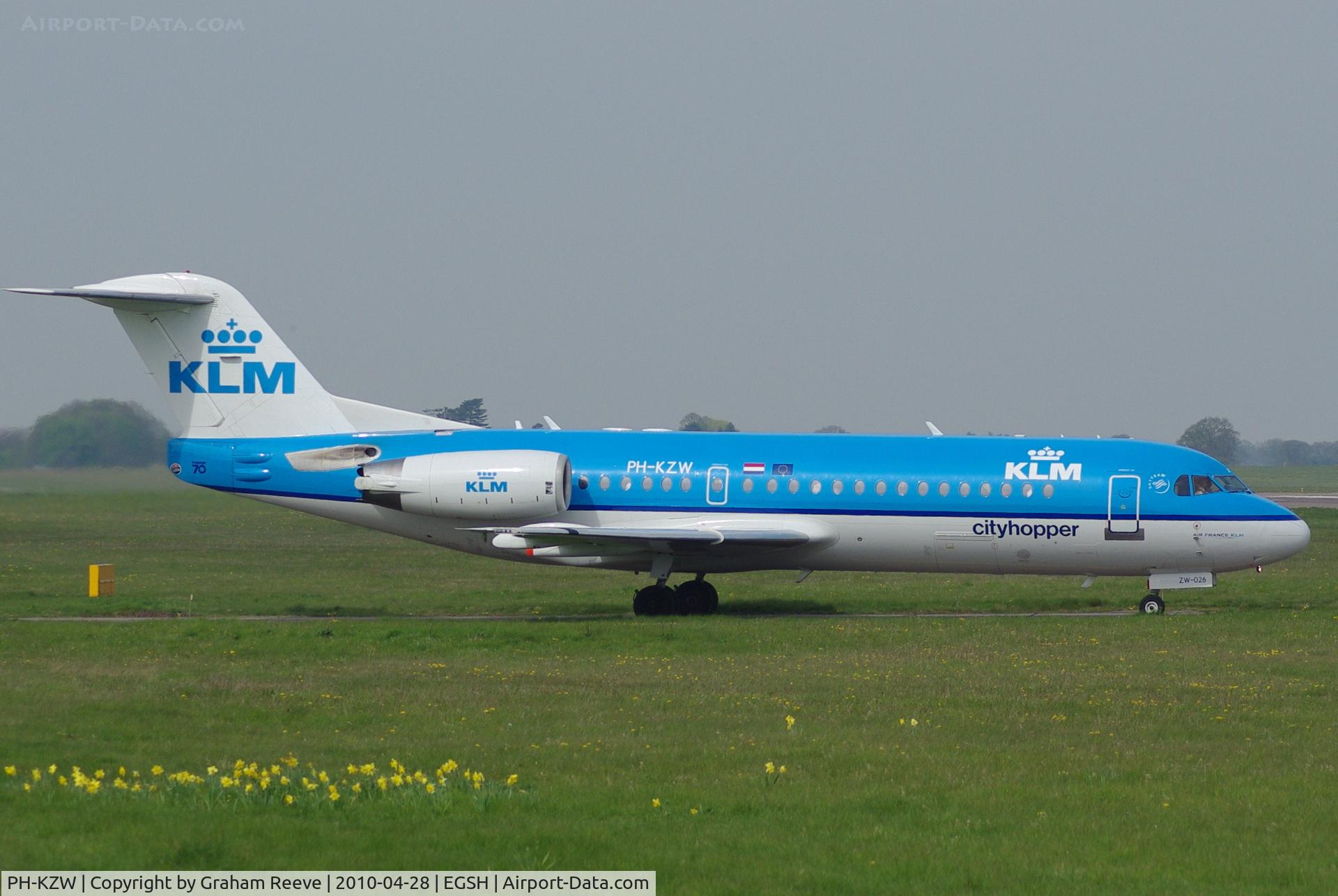 PH-KZW, 1995 Fokker 70 (F-28-0070) C/N 11558, Awaiting clearance.