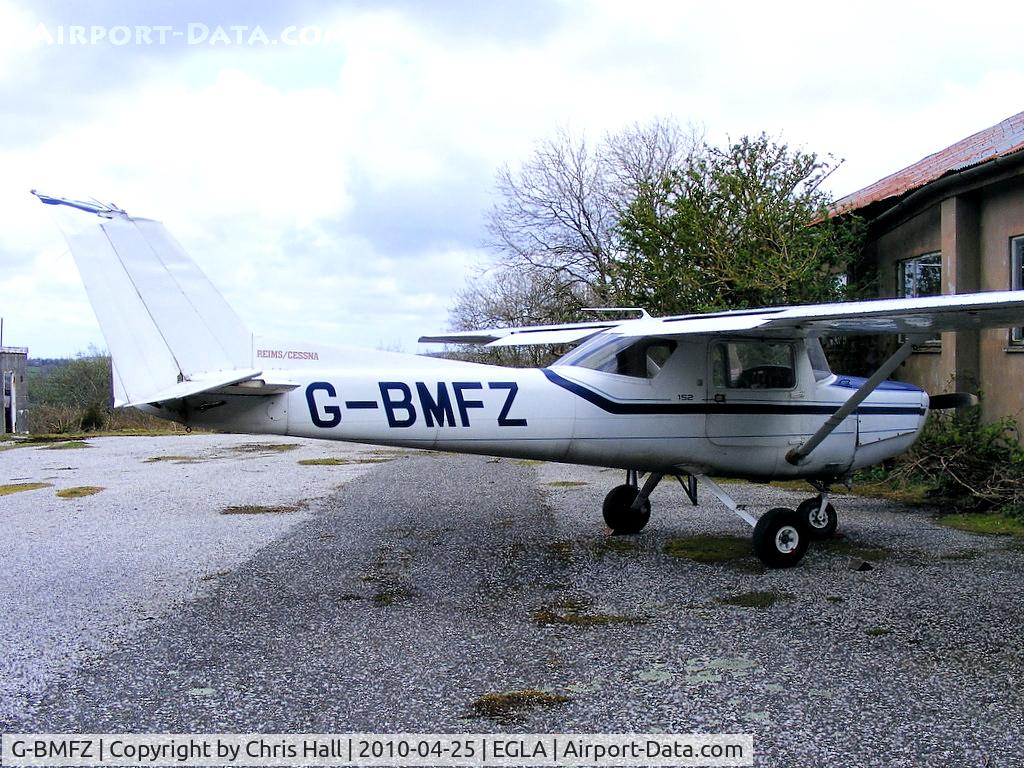G-BMFZ, 1985 Reims F152 C/N 1953, Cornwall Flying Club C152 with damage on the tailfin