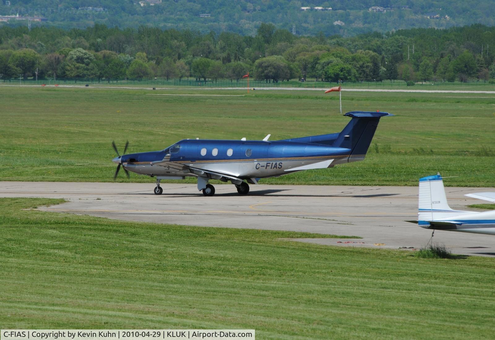 C-FIAS, 2000 Pilatus PC-12/45 C/N 361, Taxiing out for departure as Airsprint 361