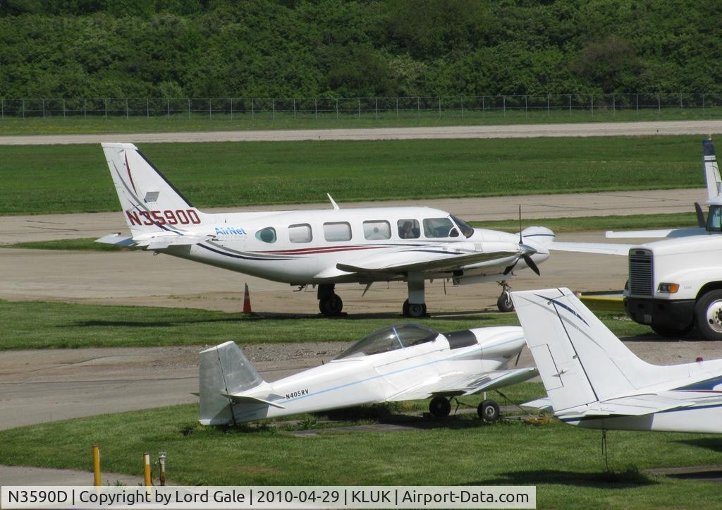 N3590D, 1980 Piper PA-31-350 Chieftain C/N 31-8052144, Not sure why it's here, or when it got here, for that matter. Sister ship N3547C was here last week.