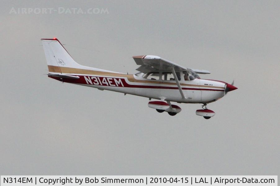 N314EM, 1977 Cessna R172K Hawk XP C/N R1722742, Arriving at Lakeland, FL during Sun N Fun 2010.