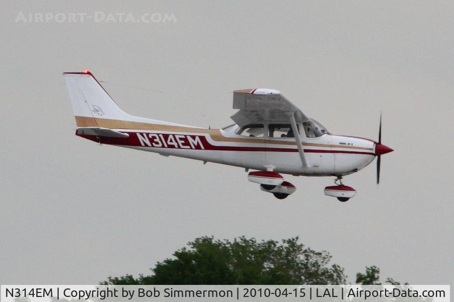N314EM, 1977 Cessna R172K Hawk XP C/N R1722742, Arriving at Lakeland, FL during Sun N Fun 2010.
