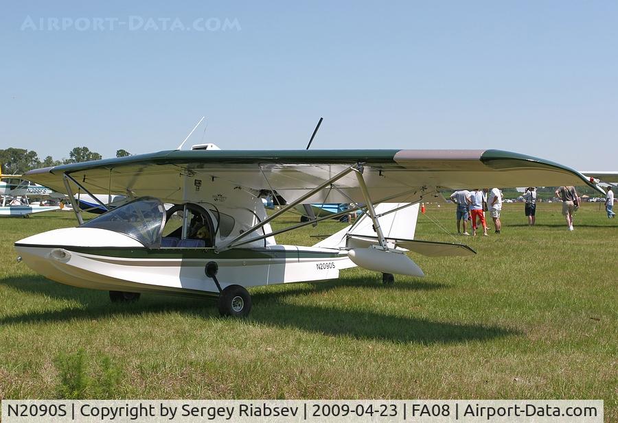 N2090S, 2004 Progressive Aerodyne Searey C/N 1MK316C, Lake Agnes Splash-in 2009