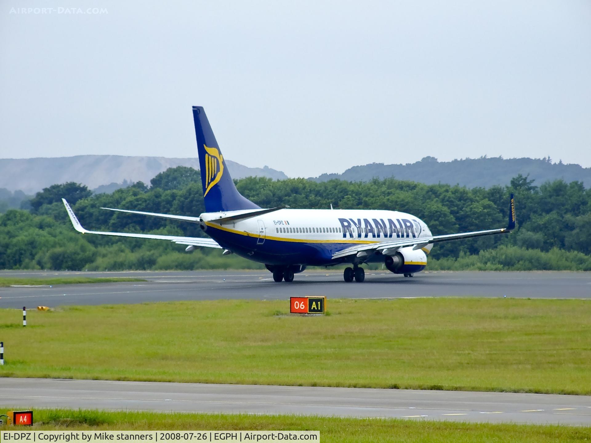 EI-DPZ, 2007 Boeing 737-8AS C/N 33616, RYR2753 Waiting to enter runway 06