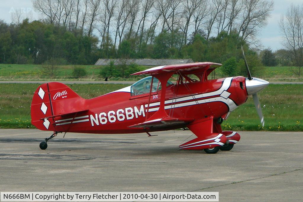 N666BM, 1991 Aviat Pitts S-1T Special C/N 1057, 1991 Aviat Inc PITTS S-1T on Day 1 of the 3 day British Aerobatics Association competition at Elvington airfield