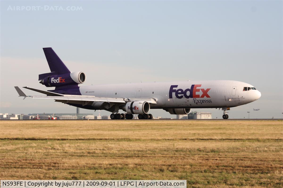 N593FE, 1992 McDonnell Douglas MD-11F C/N 48551, on landing at CDG