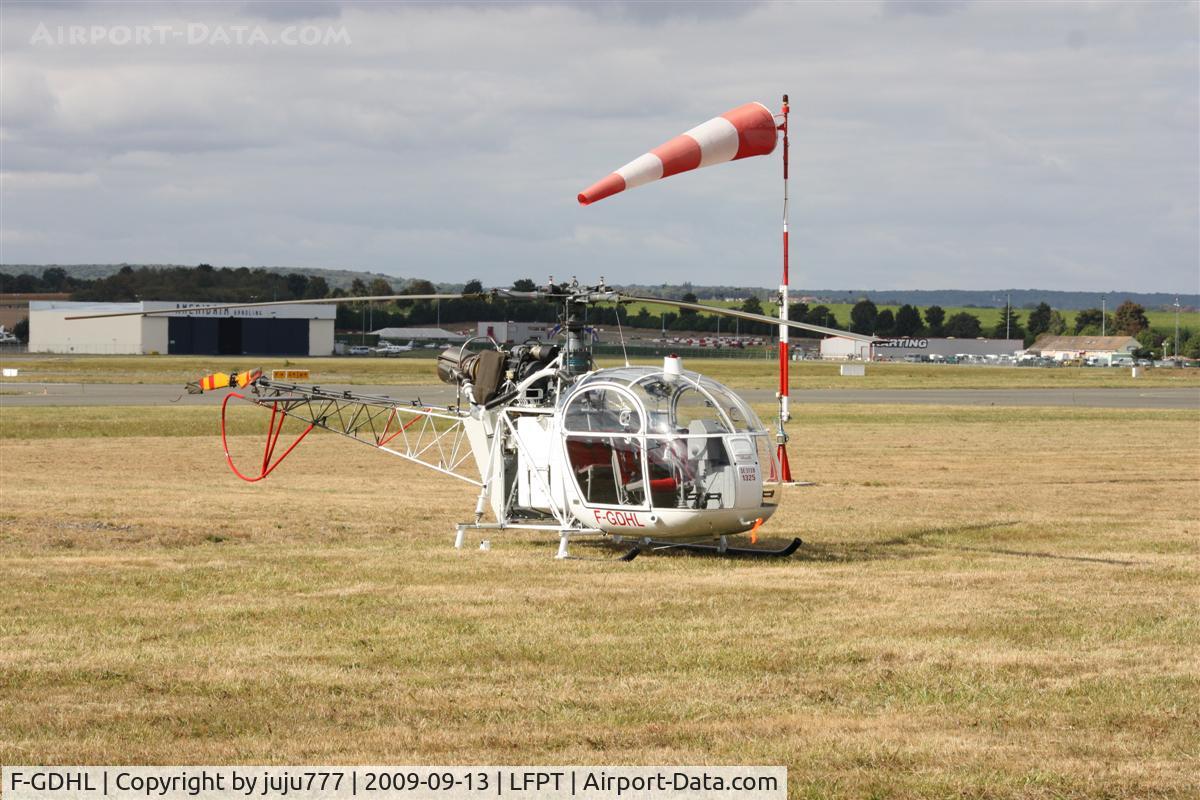 F-GDHL, Eurocopter SE-313B Alouette II C/N 1325, on display at Pontoise