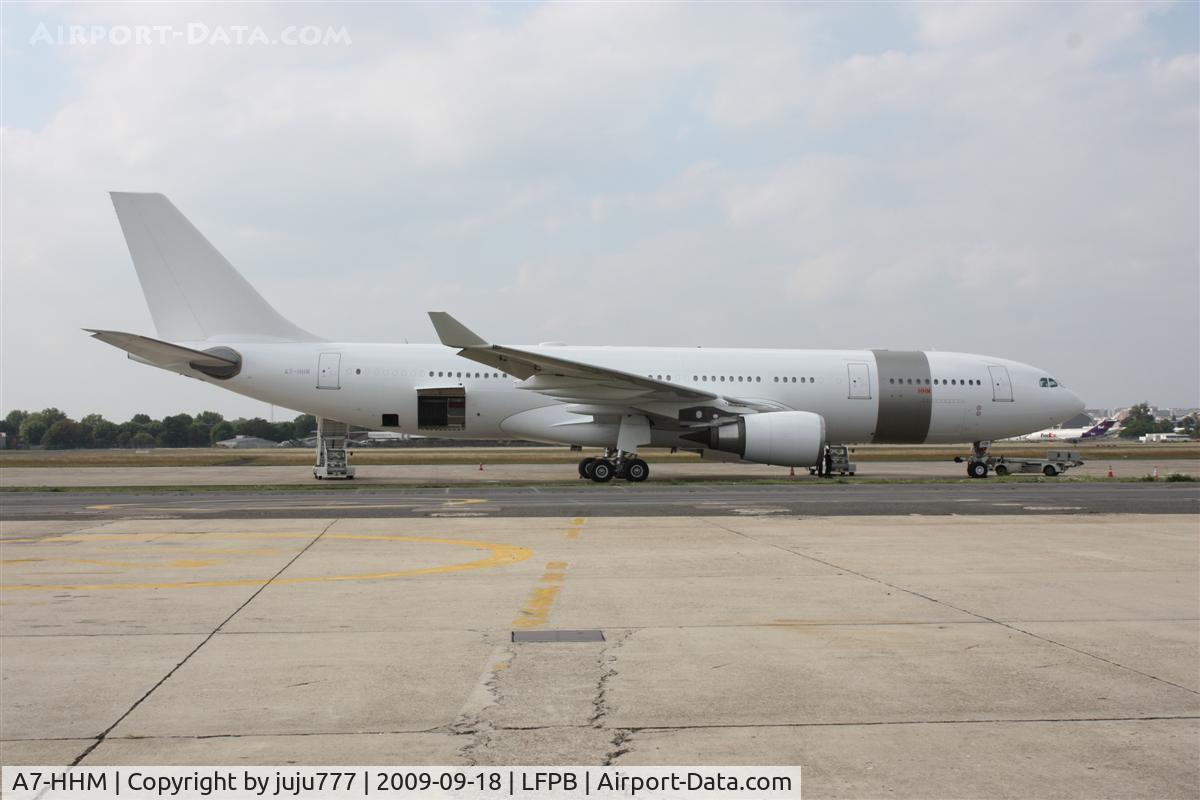 A7-HHM, 2004 Airbus A330-203 C/N 605, on transit at Le Bourget