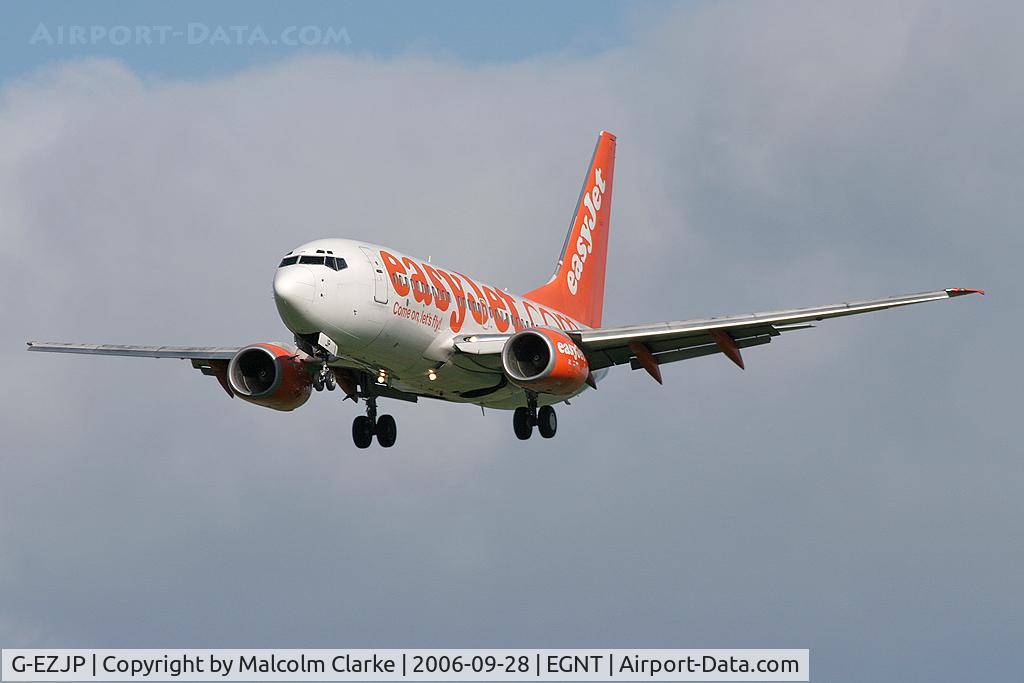 G-EZJP, 2002 Boeing 737-73V C/N 32412, Boeing 737-73V on approach to Rwy 25 at Newcastle Airport in 2006.