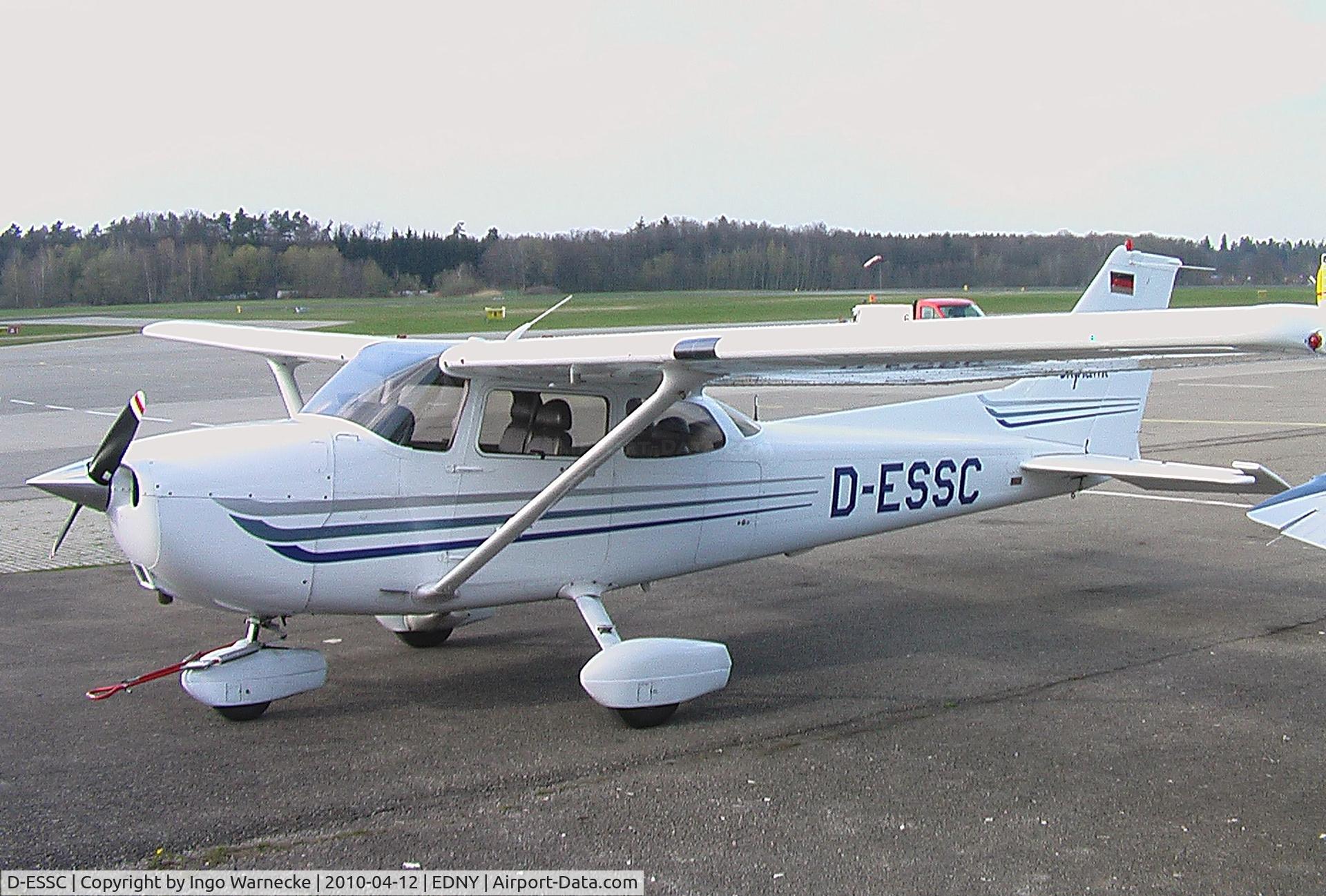 D-ESSC, Cessna 172S C/N 172S9538, Cessna 172S at Friedrichshafen airport