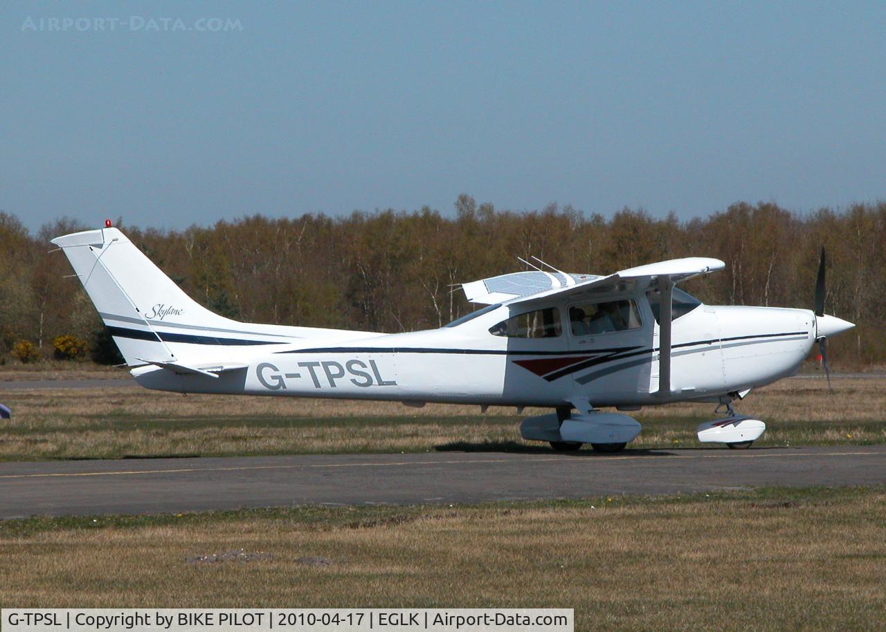 G-TPSL, 1998 Cessna 182S Skylane C/N 18280398, TAXYING TO THE PUMPS