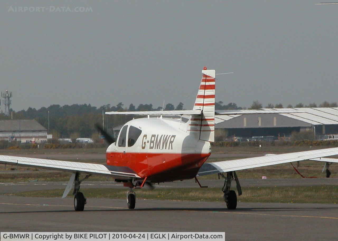 G-BMWR, 1975 Rockwell International 112 Commander C/N 365, WHISKY ROMEO HEADING TO RWY 07