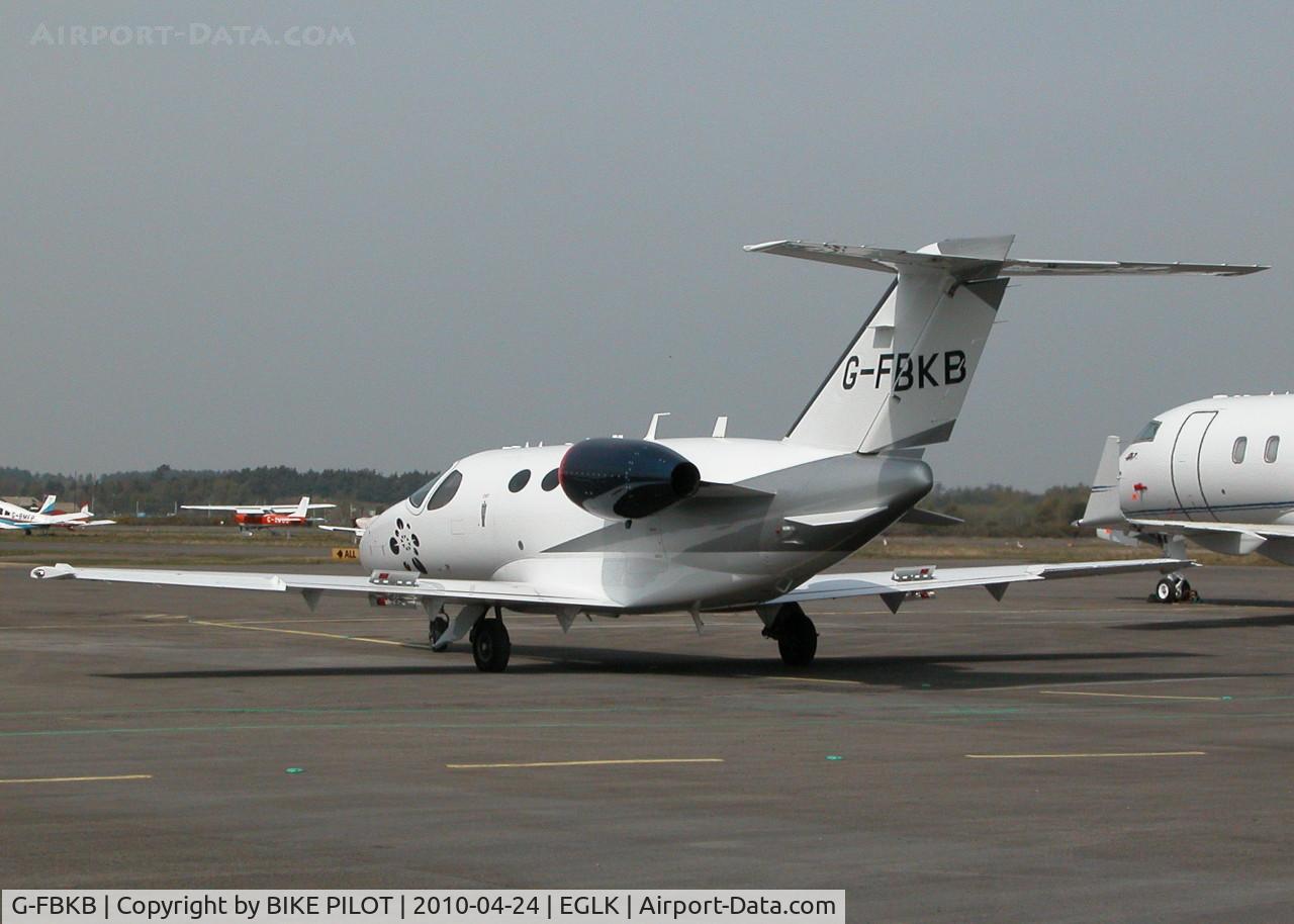 G-FBKB, 2008 Cessna 510 Citation Mustang Citation Mustang C/N 510-0126, BLINK MUSTANG TAXYING INTO SLOT 3
