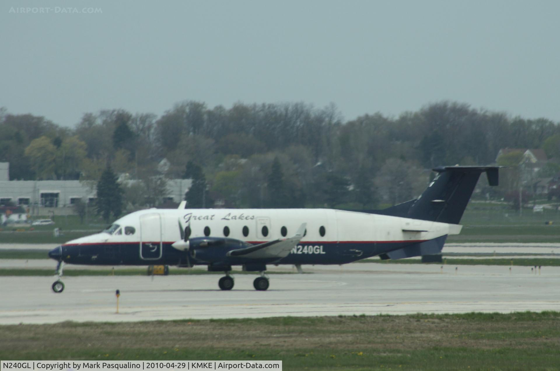 N240GL, 1996 Beech 1900D C/N UE-240, Beech 1900D
