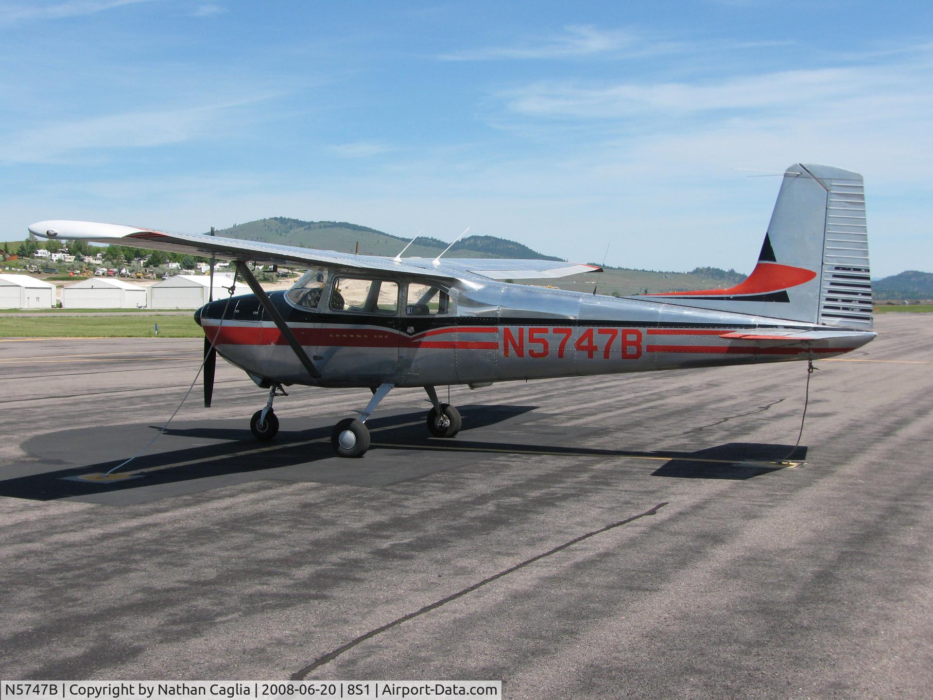 N5747B, 1956 Cessna 182 Skylane C/N 33747, N5747B in Montana