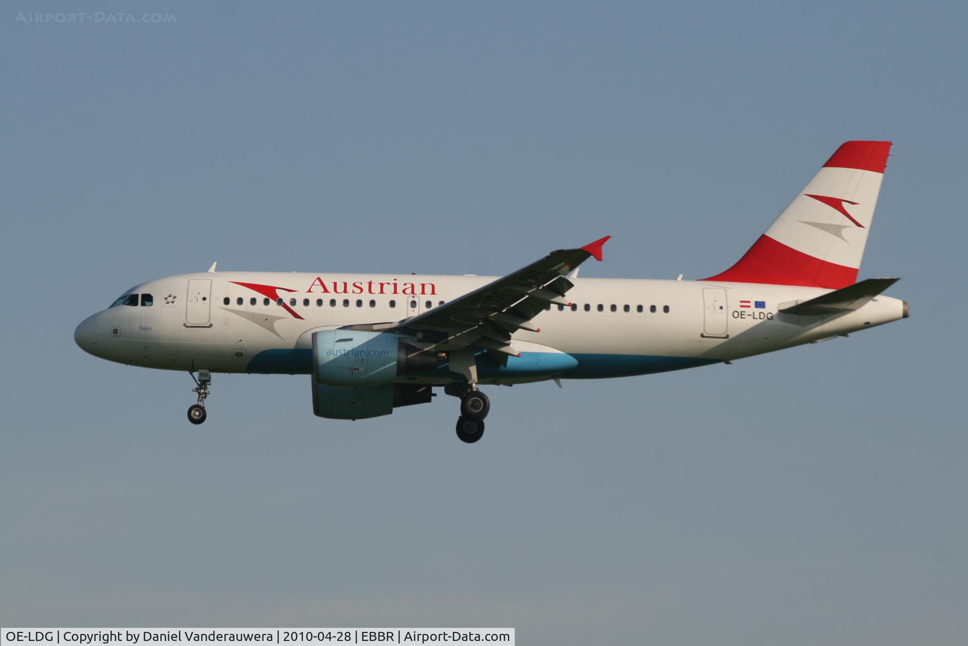 OE-LDG, 2006 Airbus A319-112 C/N 2652, Arrival of flight OS351 to RWY 25L