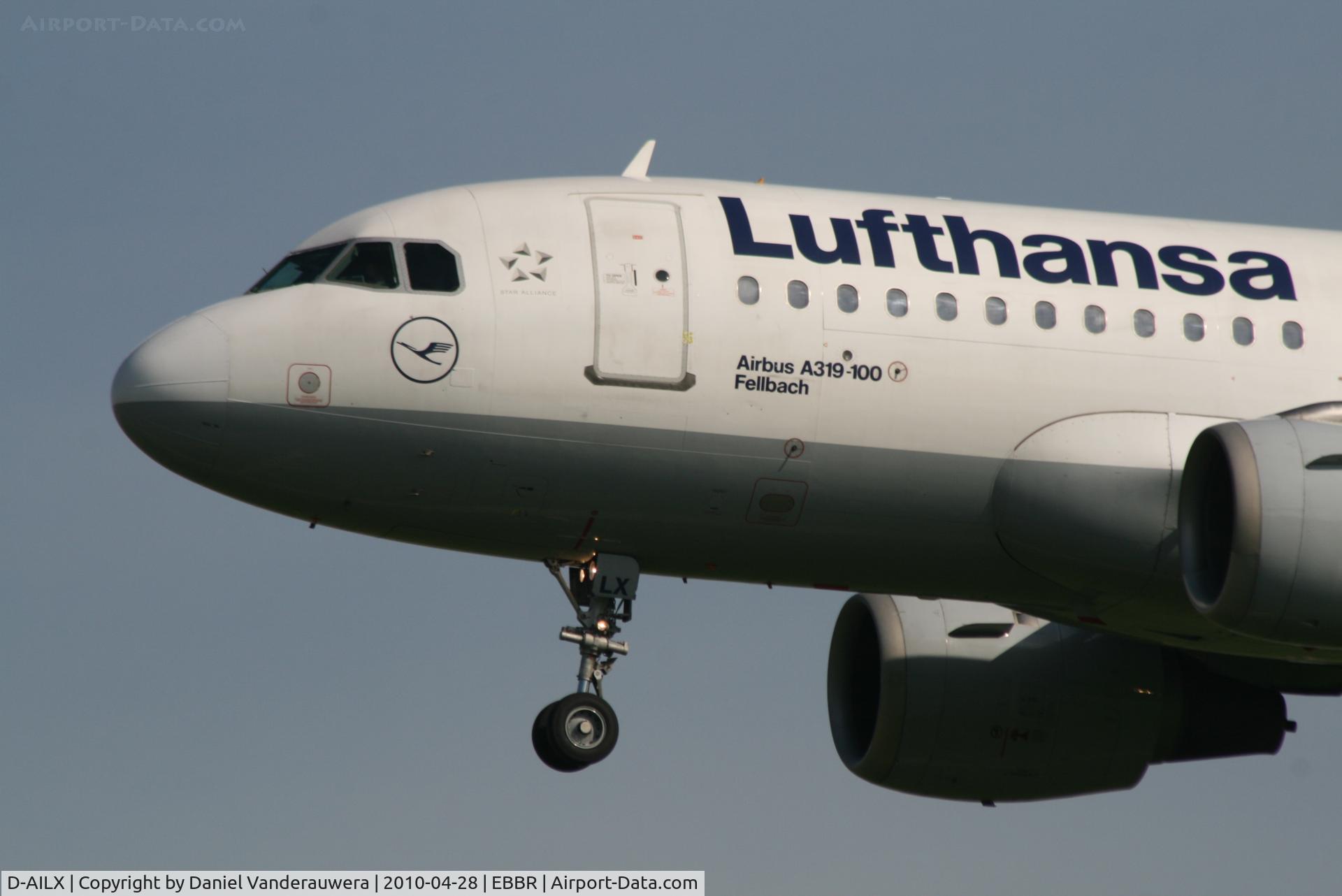D-AILX, 1998 Airbus A319-114 C/N 860, Arrival of flight LH4602 to RWY 25L
