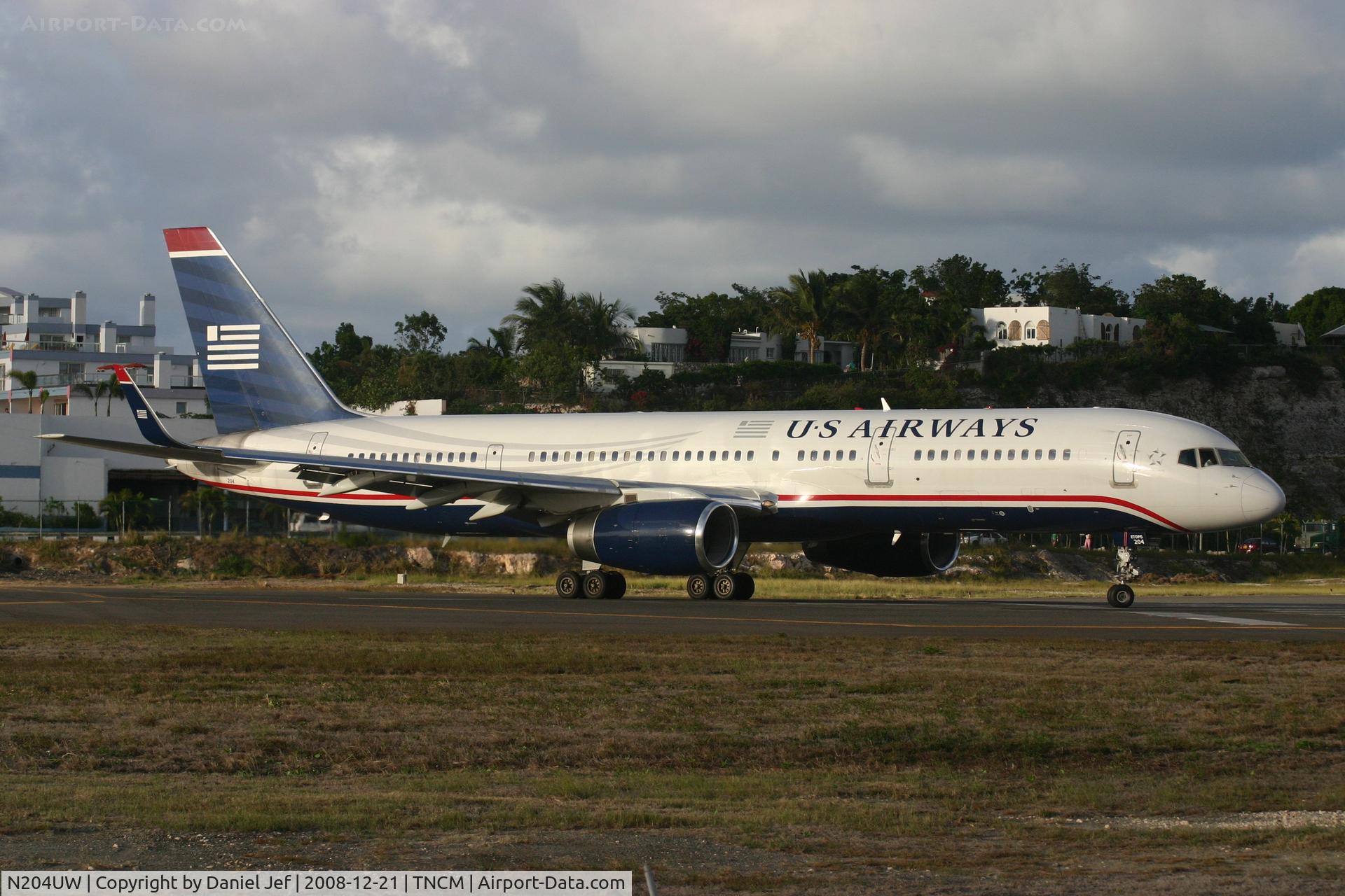 N204UW, 2000 Boeing 757-23N C/N 30886, US Airways N204UW taking off from TNCM runway 10