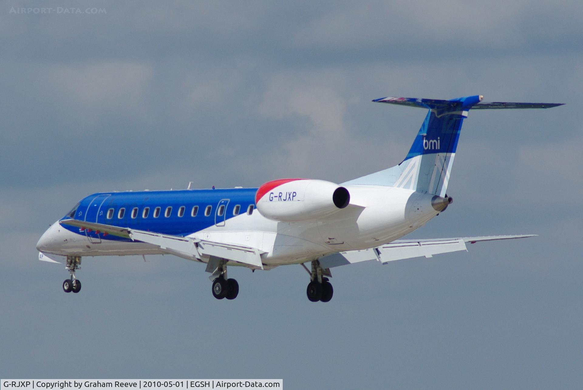 G-RJXP, 2001 Embraer ERJ-135ER (EMB-135ER) C/N 145431, Landing at Norwich.