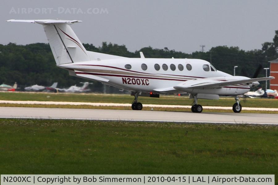 N200XC, 1982 Beech B200 King Air C/N BB-1061, Departing Lakeland, FL during Sun N Fun 2010