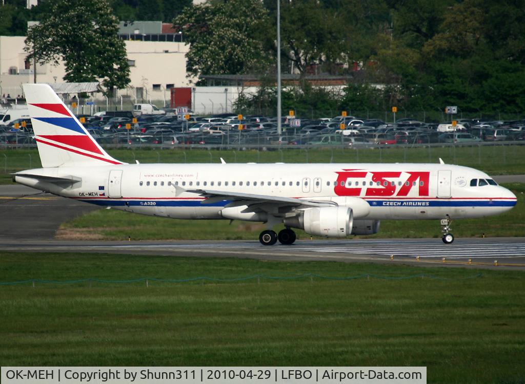 OK-MEH, 2007 Airbus A320-214 C/N 3031, Lining up rwy 14L for departure...