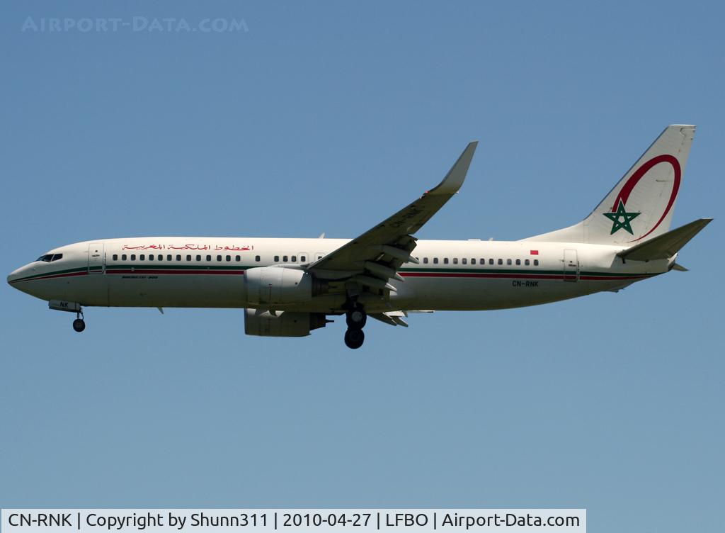 CN-RNK, 1998 Boeing 737-8B6 C/N 28981, Landing rwy 32L