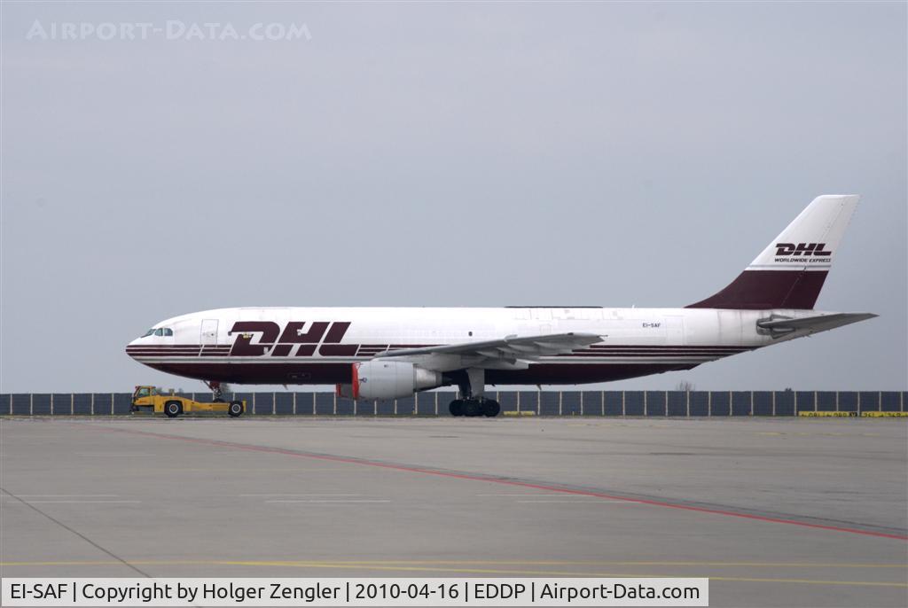 EI-SAF, 1982 Airbus A300B4-203(F) C/N 220, One of the last ugly colored DHL-horses