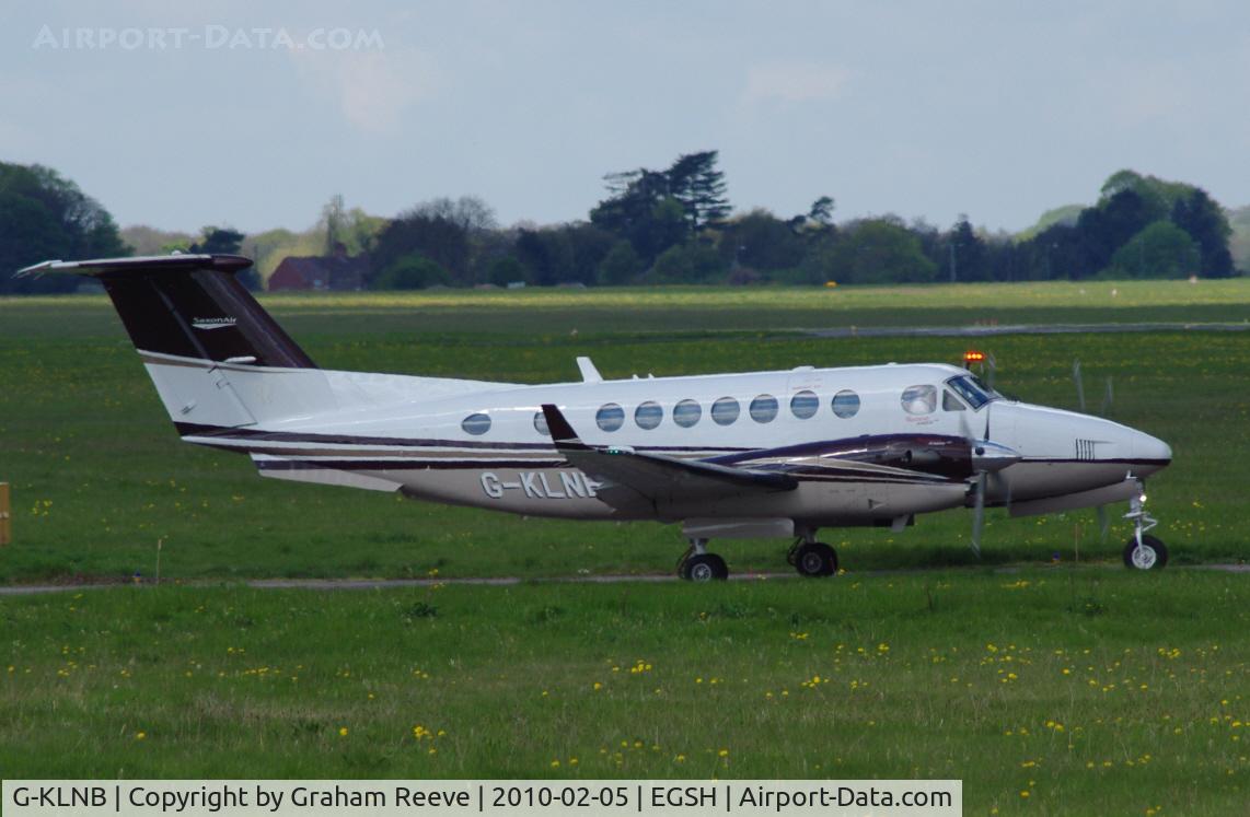 G-KLNB, 2009 Beech Super King Air 350 C/N FL-631, Awaiting departure.