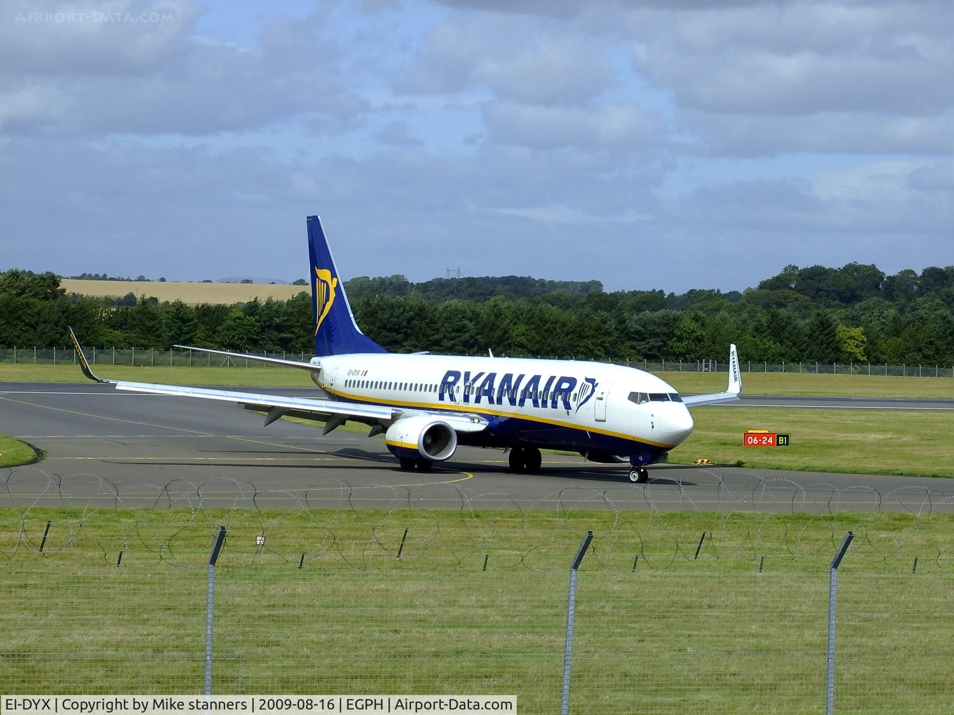 EI-DYX, 2008 Boeing 737-8AS C/N 37517, EI-DYX At EDI