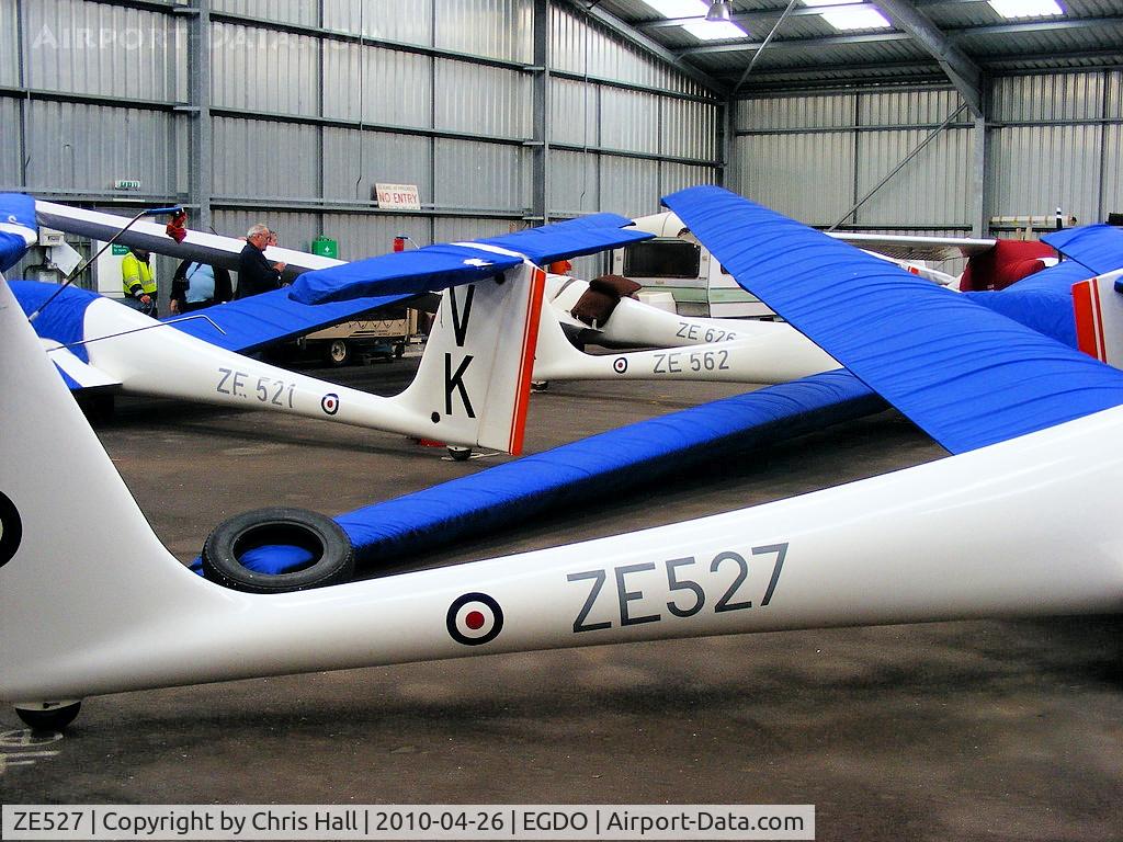 ZE527, Grob G-103 Viking T1 C/N 33896-K-134, Grob Viking T.1's in the 626 VGS hangar at Predannack Airfield
