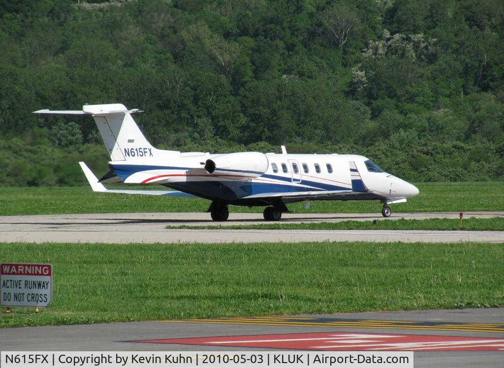 N615FX, 2006 Learjet 40 C/N 45-2051, Flexjet 615 taxiing to the Odyssey ramp