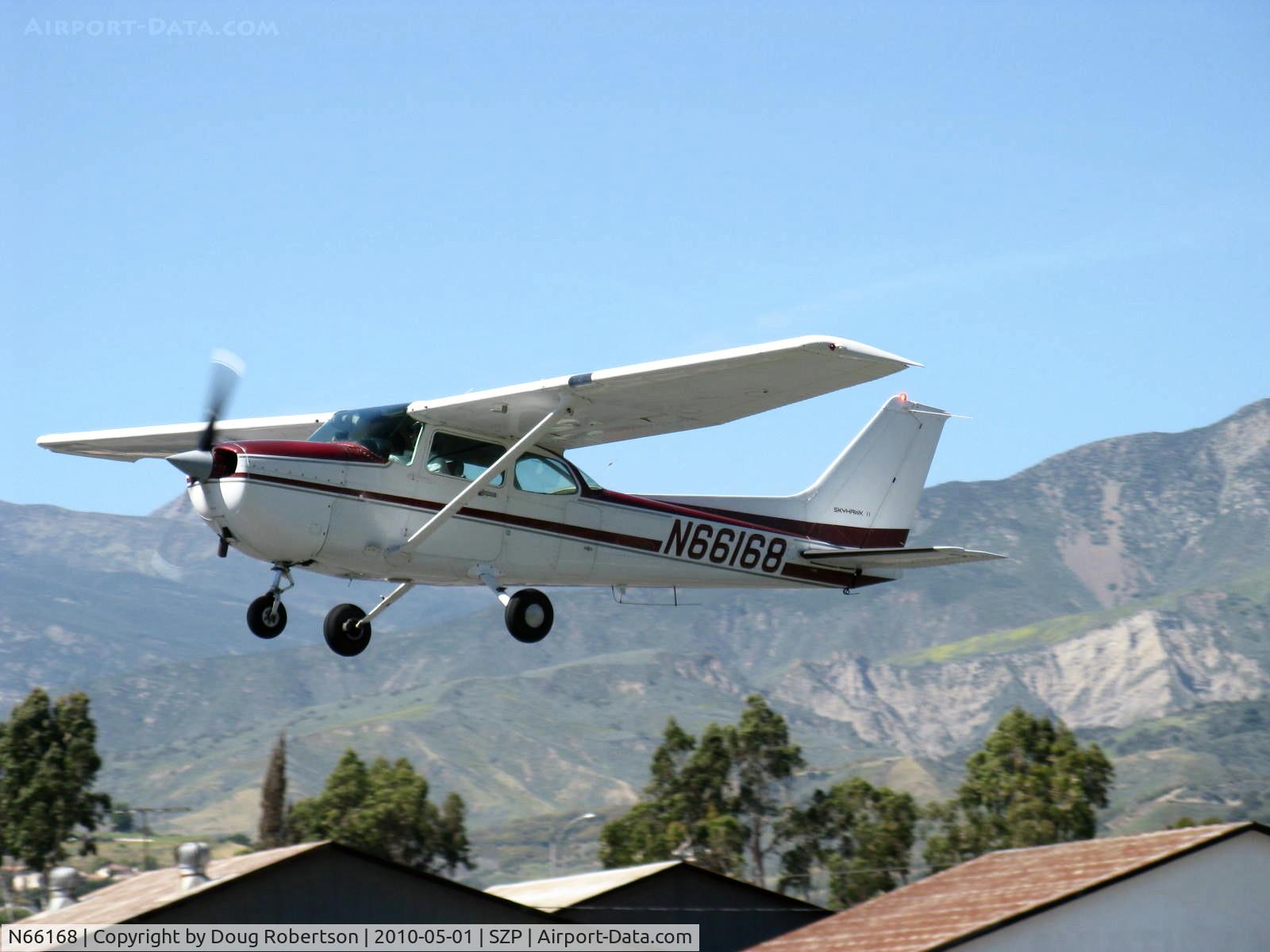 N66168, 1983 Cessna 172P C/N 17275974, 1983 Cessna 172P SKYHAWK II, Lycoming O-320-D2J 160 Hp, on final Rwy 22