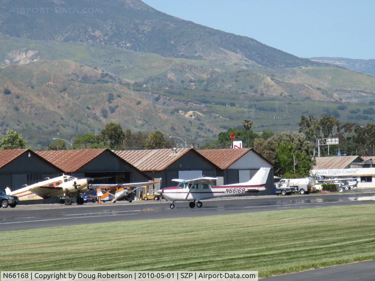 N66168, 1983 Cessna 172P C/N 17275974, 1983 Cessna 172P SKYHAWK II, Lycoming O-320-D2J 160 Hp, taxi off Rwy 22