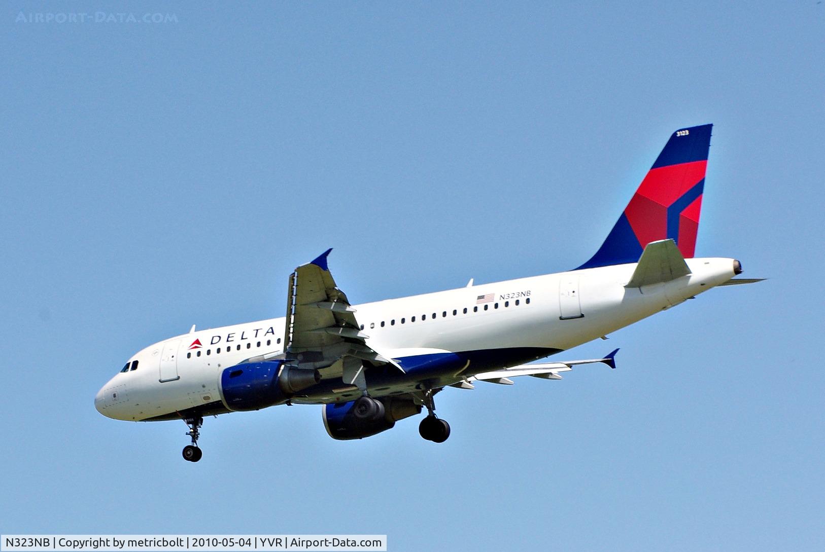 N323NB, 2001 Airbus A319-114 C/N 1453, Landing at YVR