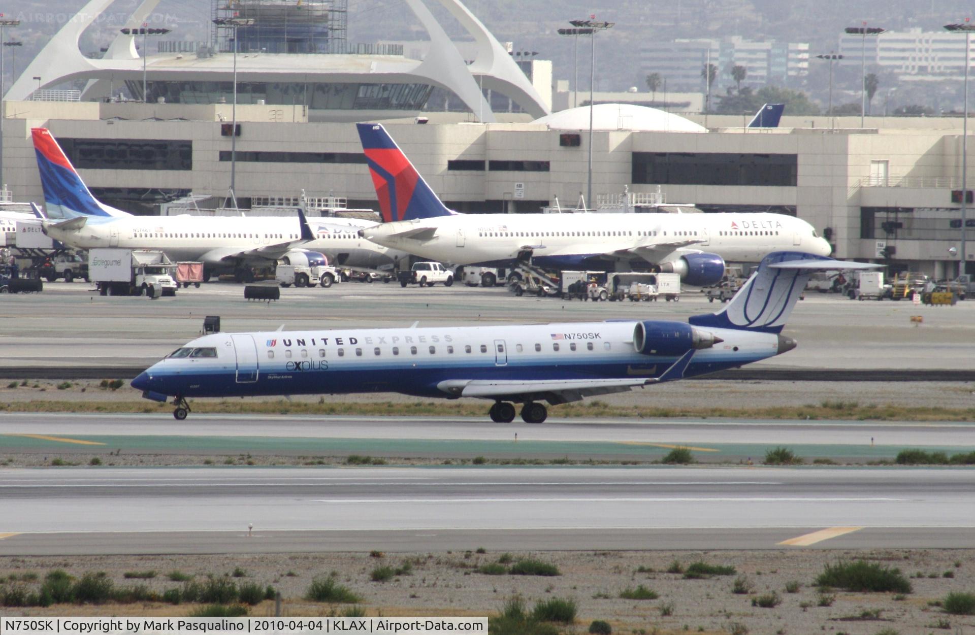 N750SK, 2005 Bombardier CRJ-701ER (CL-600-2C10) Regional Jet C/N 10207, CL-600-2C10