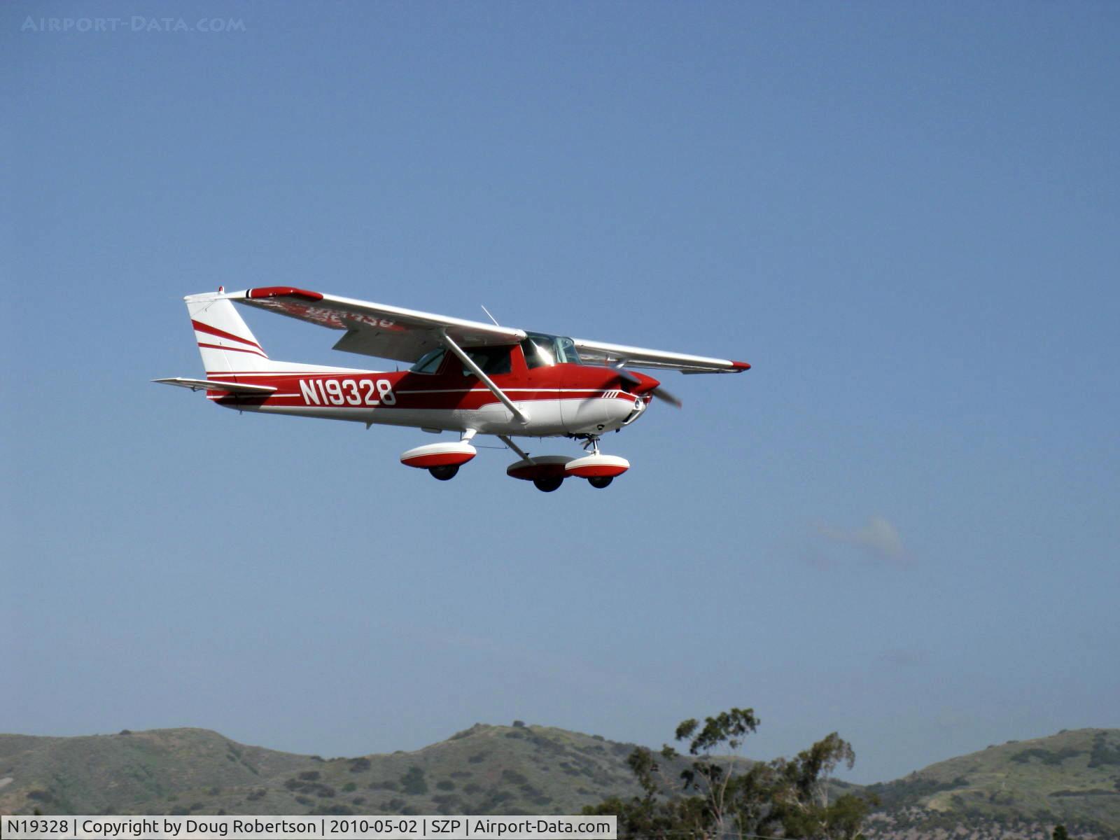 N19328, 1973 Cessna 150L C/N 15074342, 1973 Cessna 150L, Continental O-200 100 Hp, on final Rwy 04