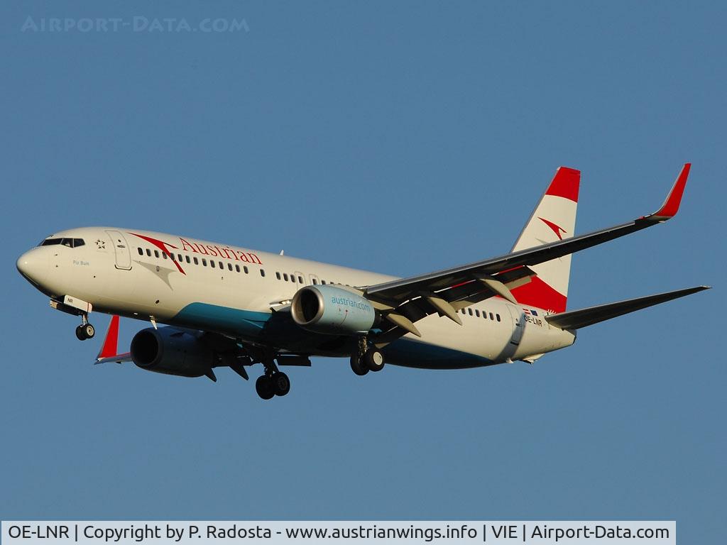 OE-LNR, 2005 Boeing 737-8Z9 C/N 33833, On final approach RWY 35