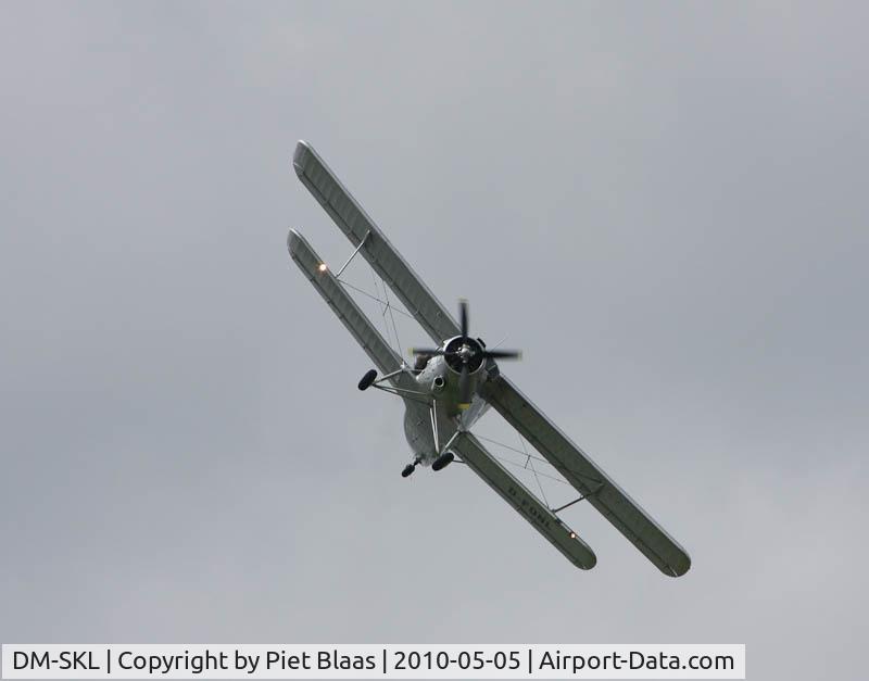 DM-SKL, Antonov An-2 C/N 17802, DM-SKL above Arnhem, dropping parachutists
