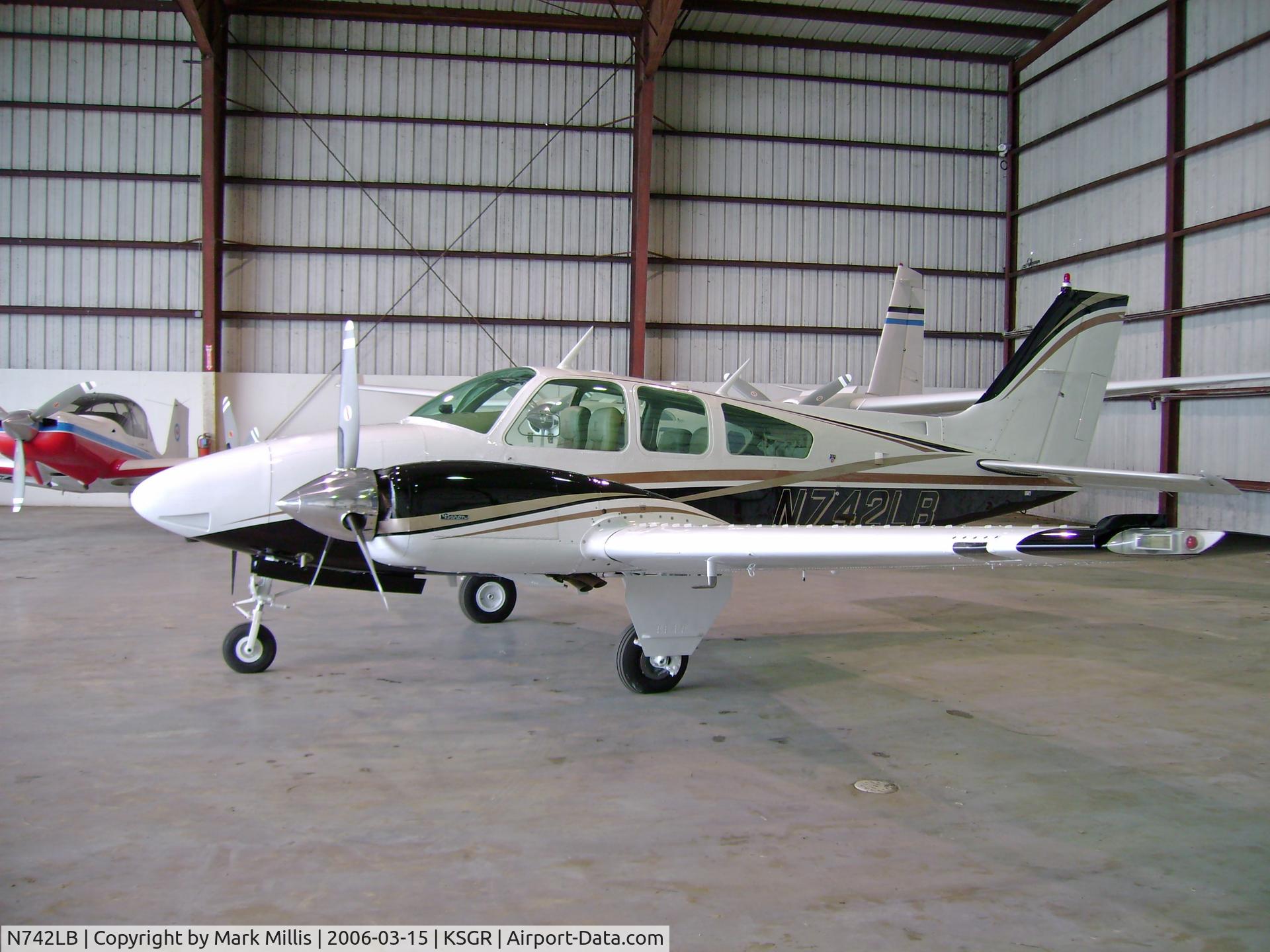 N742LB, 1976 Beech 95-B55 (T42A) Baron C/N TC-1963, 1976 BE55 Baron