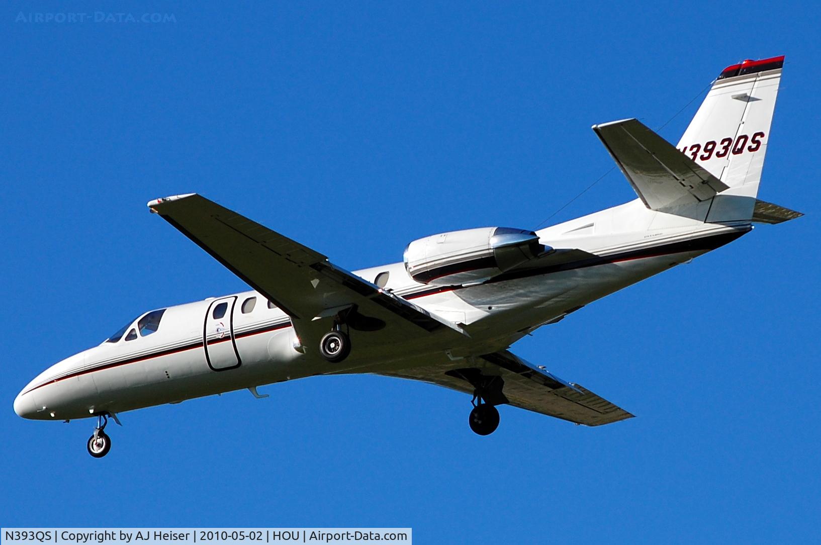 N393QS, 1996 Cessna 560 C/N 560-0393, Short final 30L
