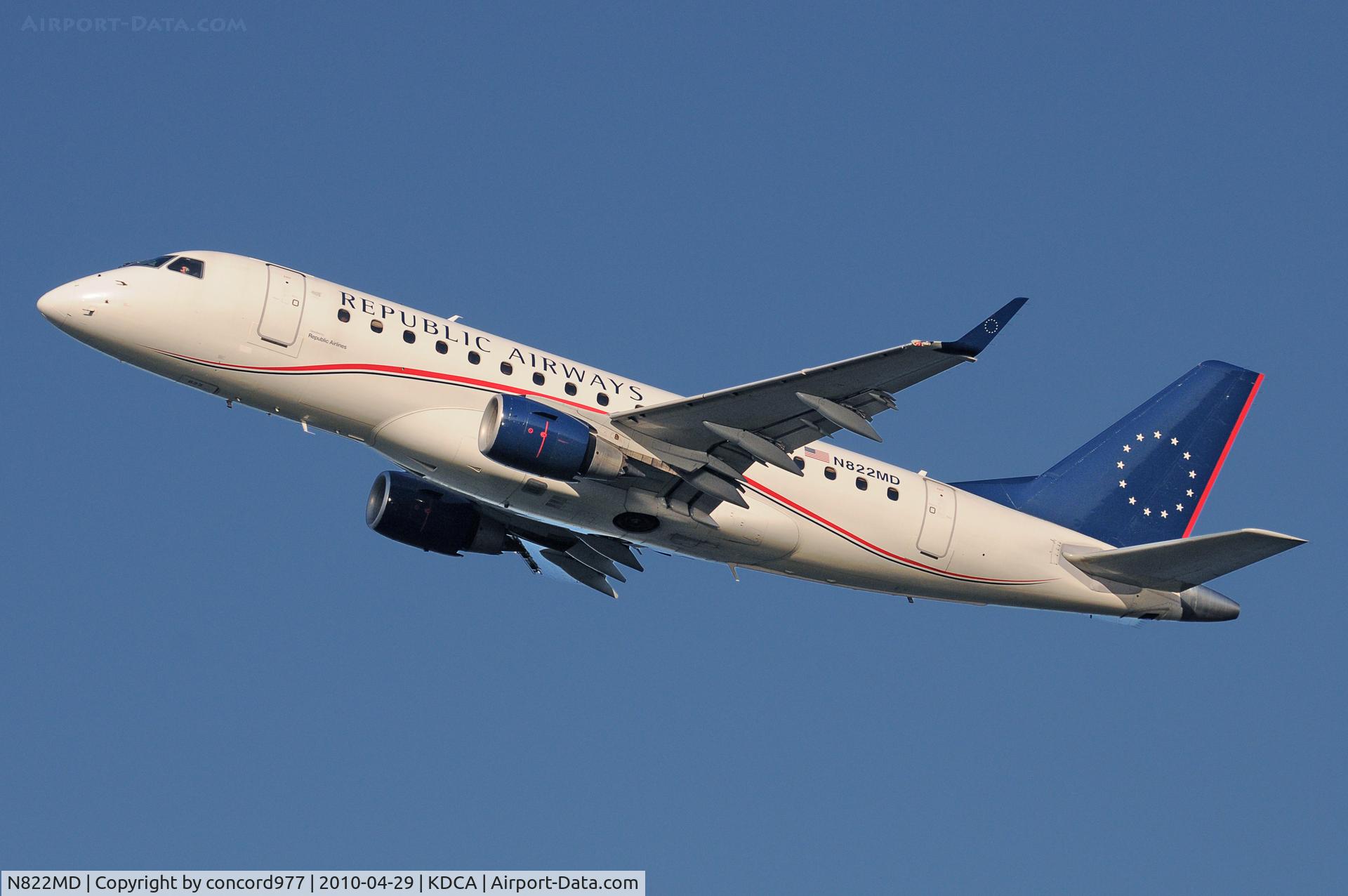 N822MD, 2004 Embraer 170SU (ERJ-170-100SU) C/N 17000043, Seen at KDCA on 4/29/2010.
